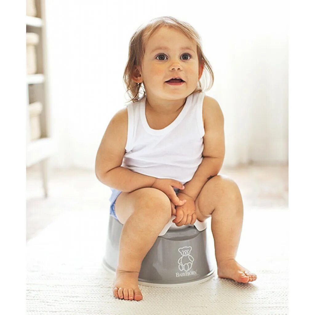 ребенок силит наигоршке. девочка и горшочек. девочка и горшочек. девушка на горшке. девочка и горшочек.