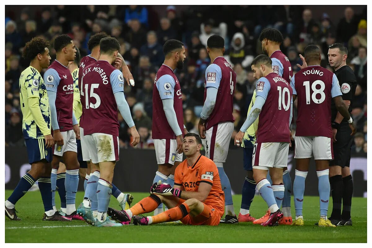 Прямой эфир футбол астон вилла. Астон вилла 2010-2011. Aston Villa 2009-2010. Aston Villa 2008-2009. Aston Villa FC.