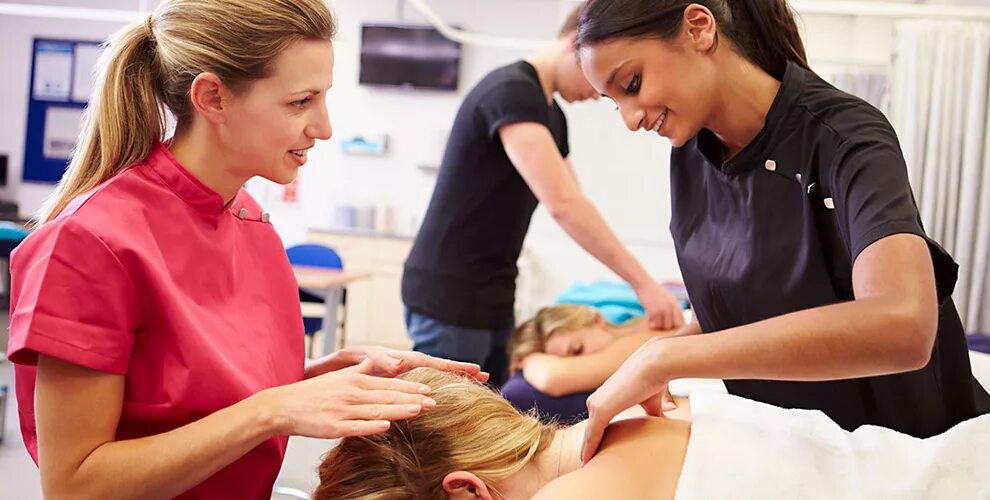 курсы массажа. курсы массажиста. курсы по массажу в москве. курсы массажа обучение. мастер класс по массажу.