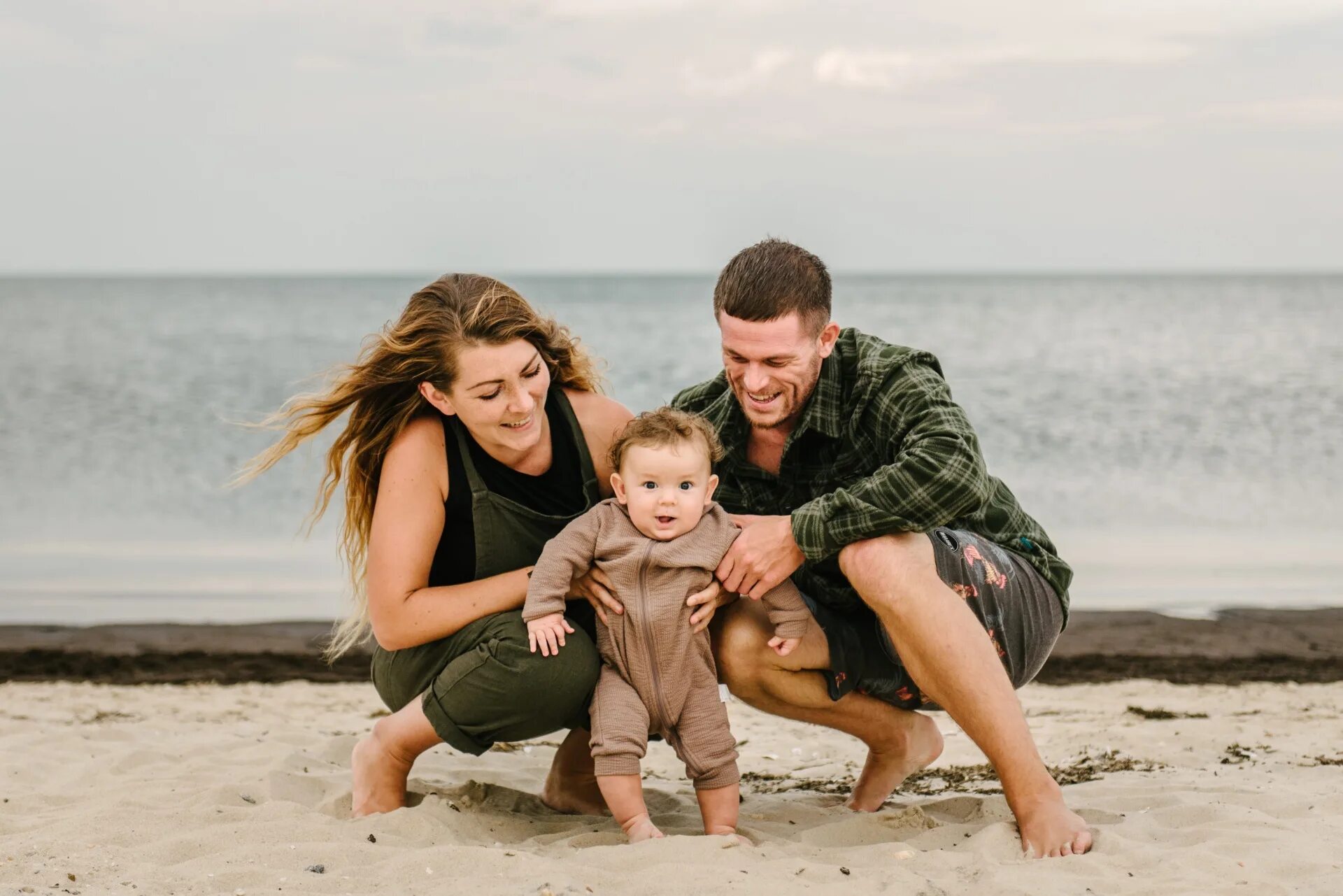 Молодожены. Замуж за мужчину с двумя детьми. Свадьба картинки. Замуж за мужчину с двумя детьми. Дети на свадьбе.