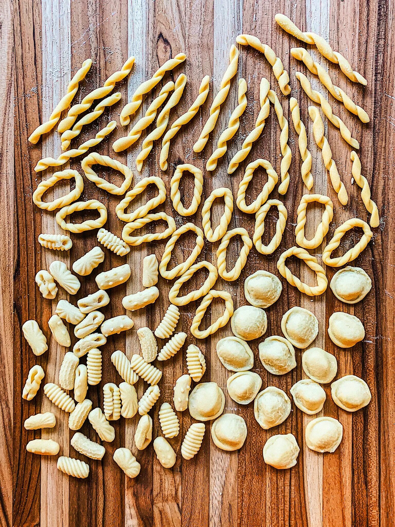 Самодельные макароны. Блюда с макаронами. Итальянская лапша. Домашние макароны. Домашние макароны.