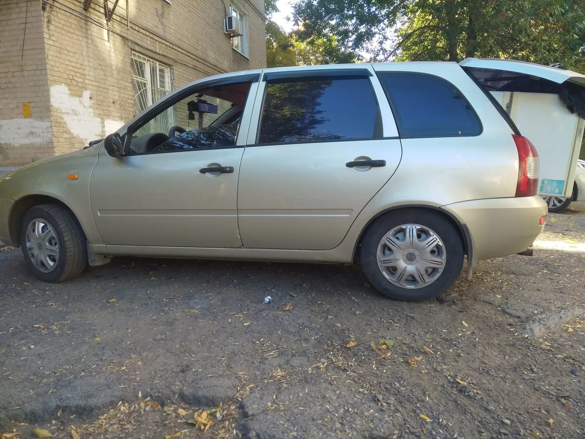 Ваз калина универсал 2012. Калина 1 универсал. Калина совиньон 650. Калина универсал 2008 г 1. Калина универсал цвет нефертити.