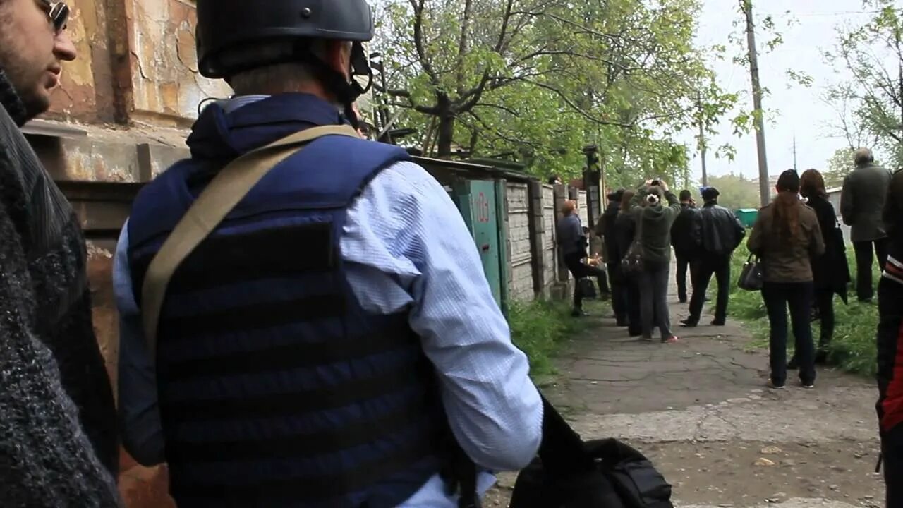 Стрельба в энгельсе. Мариуполь улица 9 мая. стрельба в мариуполе 9 мая 2014.