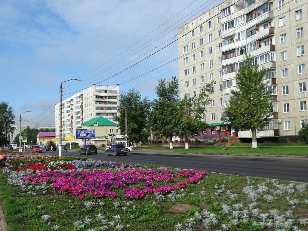 Телефоны г заринска. Заринск Алтайский край. Алтай Заринск. Площадь города Заринск Алтайский край. Площадь Металлургов Заринск.