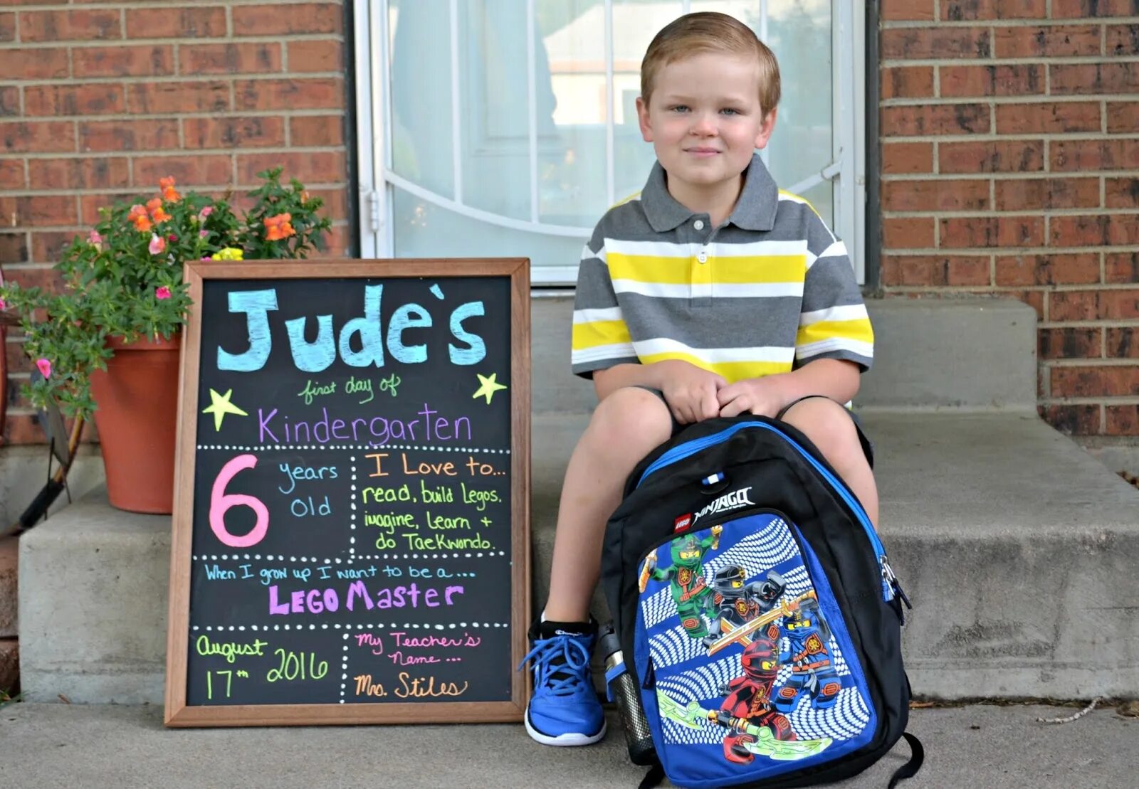 First day school. Школу first Day. First Day at School для детей. First Day of School 5 класс. My first Day of School.