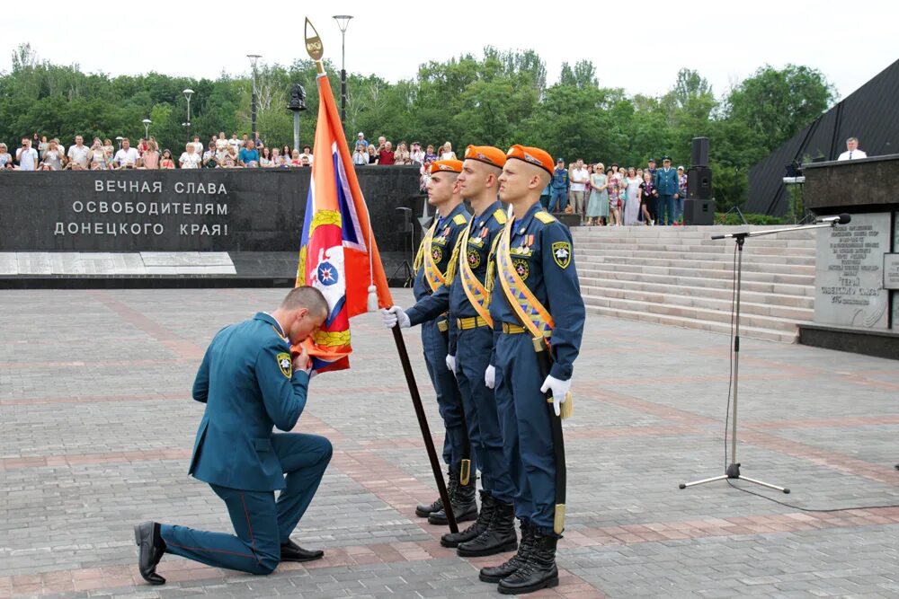 Агз донбасса. Агз мчс днр. Академия гражданской защиты мчс днр. Академия гражданской защиты мчс днр. Курсанты агз мчс.