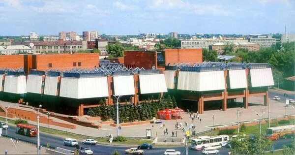 тц омский внутри. омск торговый центр омский 1980. омск интернациональная улица 43 омский. торговый центр омск. тц омский омск.