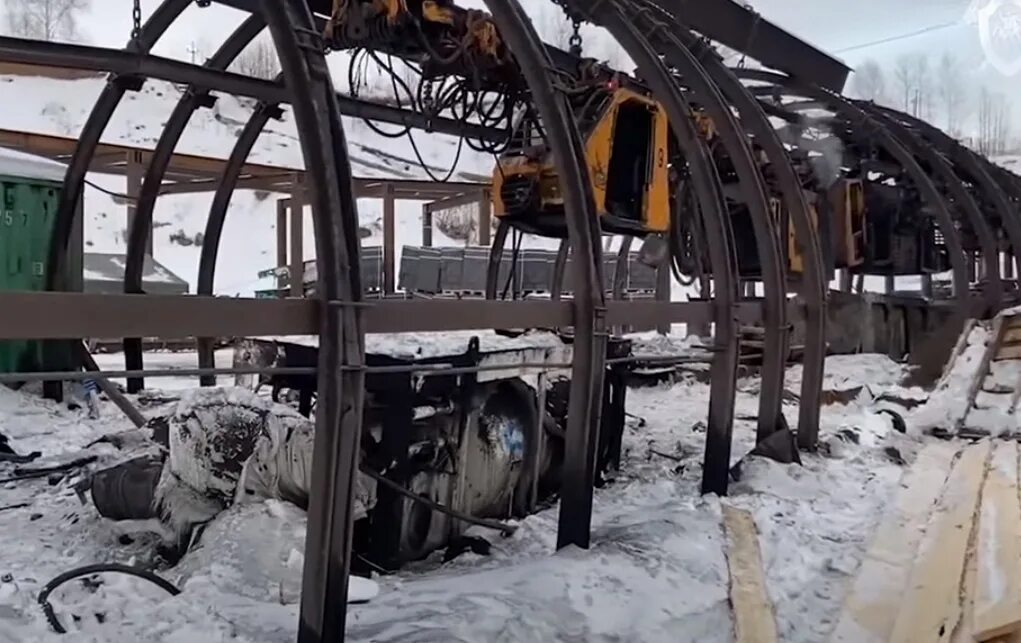 Достали ли горняков в амурской области. Взрыв на шахте «Листвяжная» (2021). Шахта Листвяжная. Шахта Кузбасс. Трагедия Шахты Кузбасс.