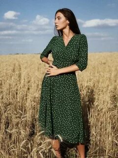 Платье зеленое в горох