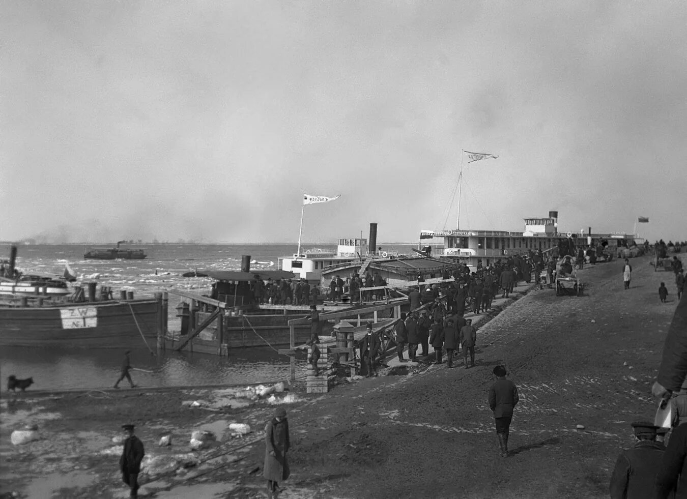 Английская высадка в Архангельске. Пароход Адлер 1913 год. Песня где пароход в ночи надрывно прогудел