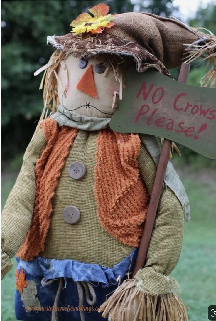 Пугало в поле. Баба яга в нижнем тагиле. Баба чучело. Баба чучело. Чучело на огород.