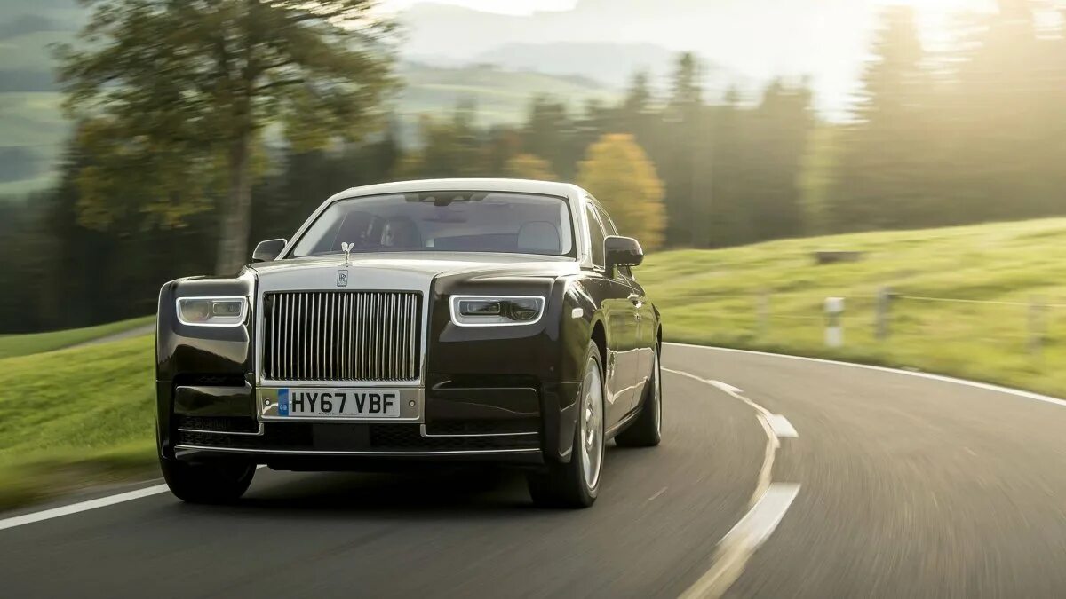 Роллс телефон. Роллс Ройс Пульман. Машина Rolls Royce Фантом. Rolls Royce Phantom Limousine 2020. Роллс Ройс Фантом 5.