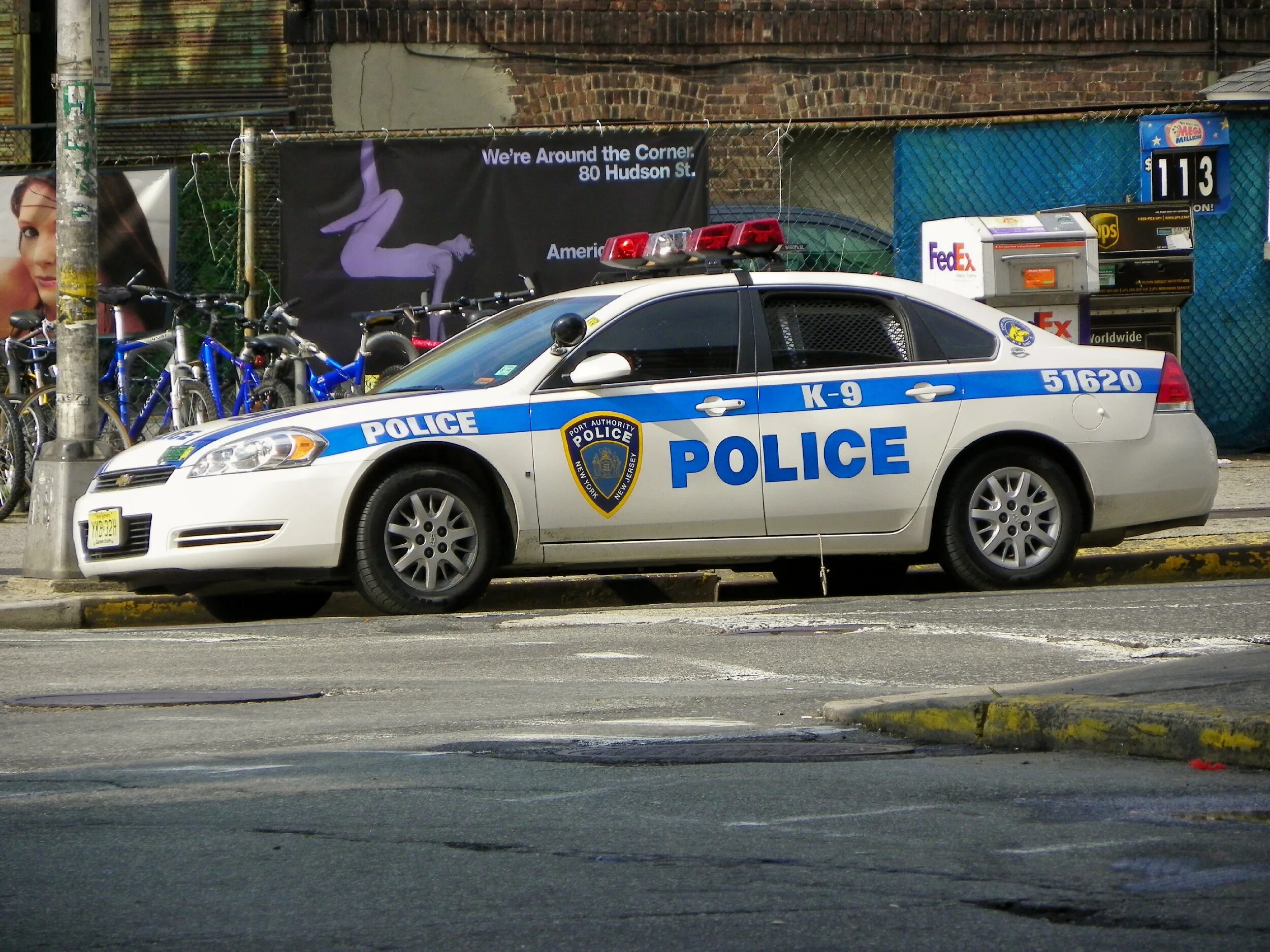 Полицейская машина 7 букв. Police car NYPD чертеж. Машина NYPD В Москве. Бельгийская Полицейская машина. Полицейские машины новозкландии.