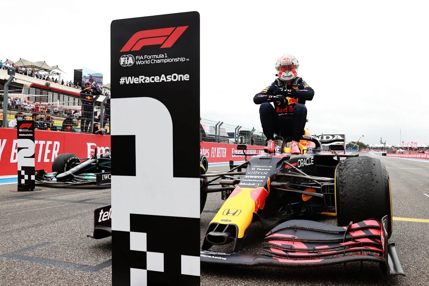 Drive french. Макс Ферстаппен чемпион 2021. Ф1 Макс Ферстаппен. Формула 1 Max Verstappen. Ферстаппен формула 1.