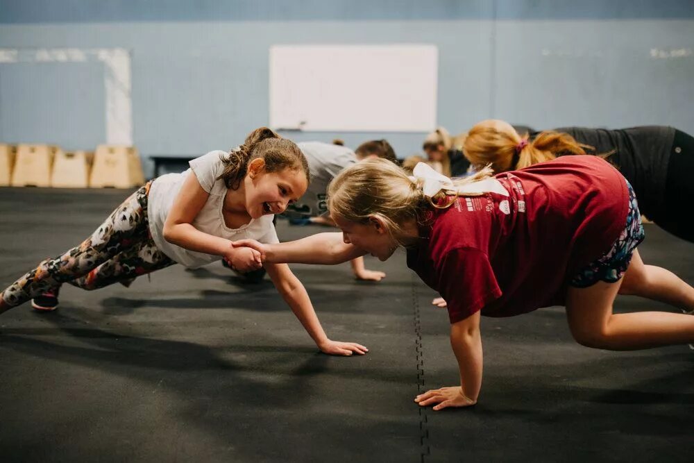 Офп детей года. Кроссфит дети. детский кроссфит. необычные занятия. занятия кроссфит для детей.