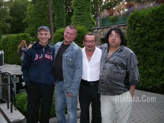 Высоцкий с мадагаскарским акцентом и новый альбом "Династия хоровых цыган Дульке