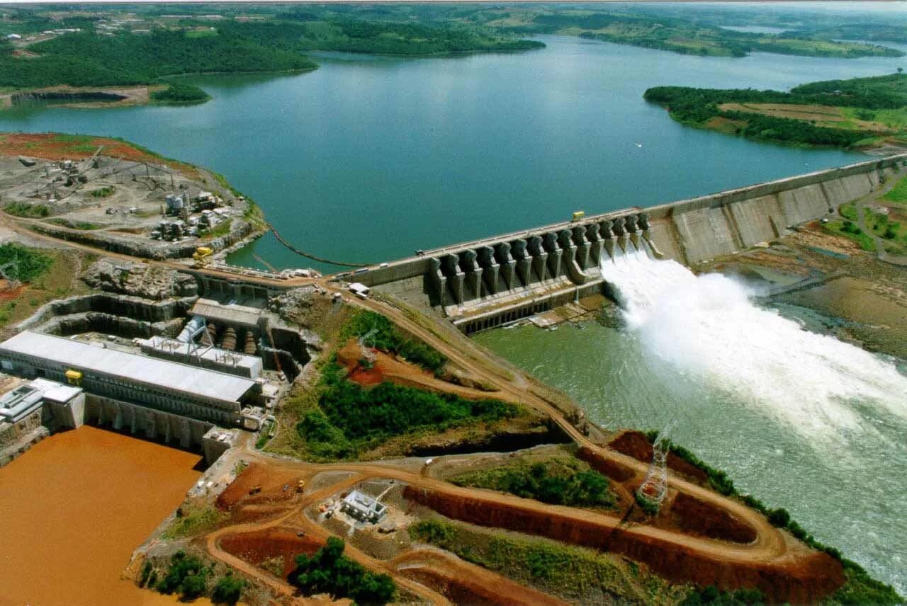 В каком районе находится самая крупная гэс. ГЭС Бразилии. Горнодобывающая промышленность Бразилии. Бразилия промышленность Бразилии. Добывающая промышленность Бразилии.