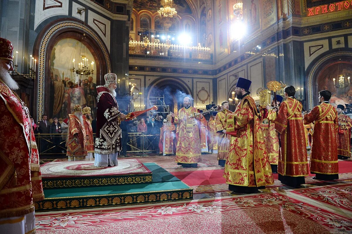 храм христа спасителя в москве на пасху. храм христа спасителя в москве служба. праздничная служба в храме христа спасителя. храм христа спасителя рождество. рождественская служба.