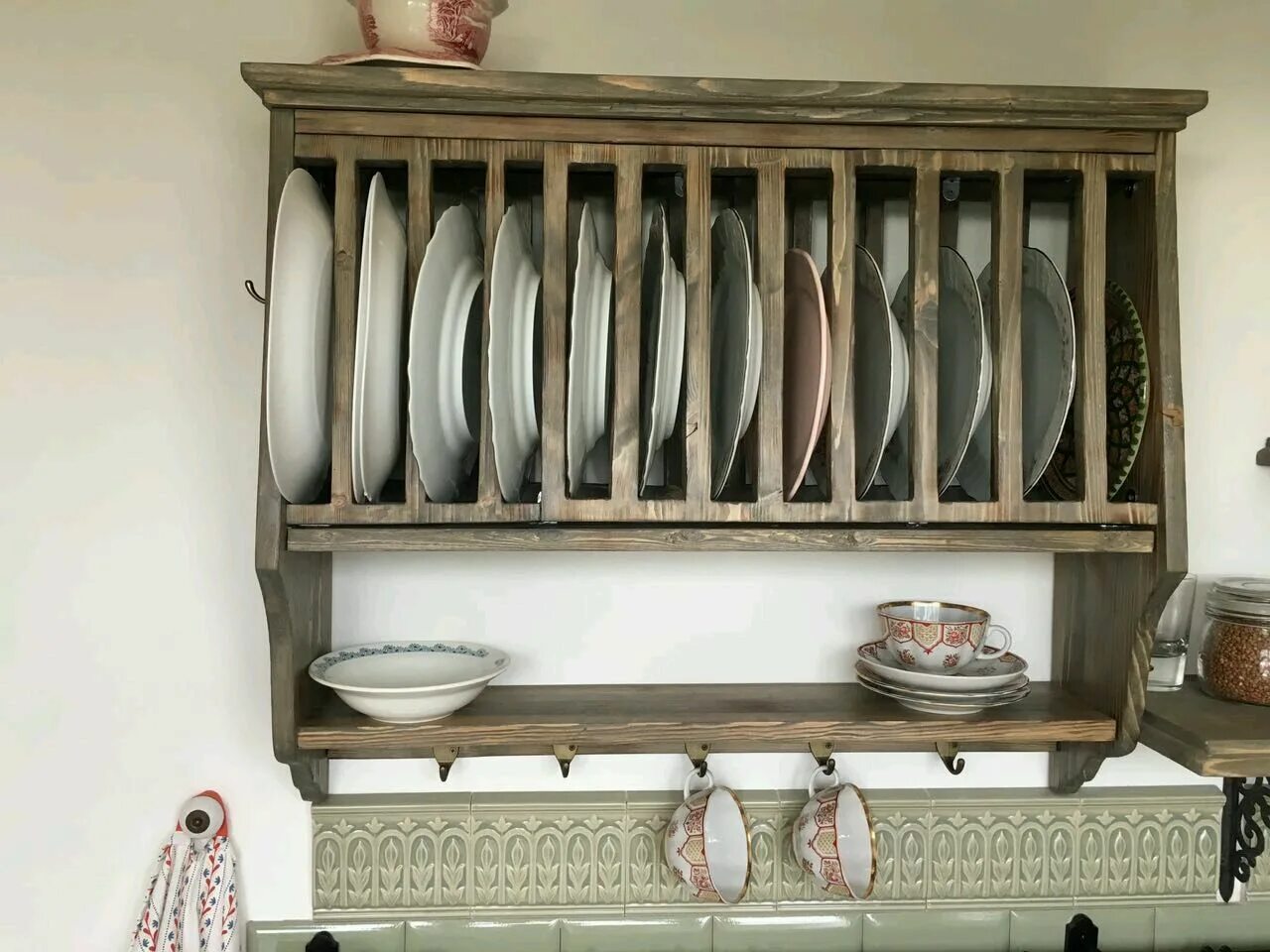 Полочка для посуды. Сушилка для посуды dish Rack км 0769c. Полка для посуды. Полка сушилка для посуды деревянная. Открытые сушилки для посуды на кухню.