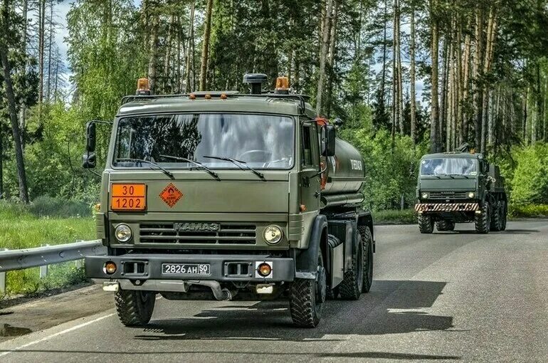 Российские автомобильные войска. Автобат камаз. Автобат камаз. Автобат колонна. Наклейка автомобильные войска.