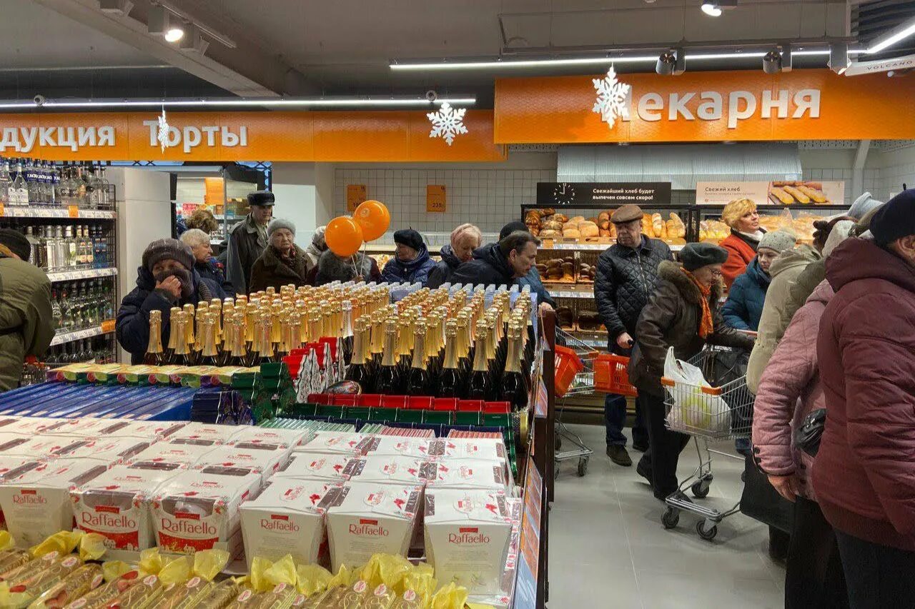 Чтобы посетить магазин вы должны. Дикси. дикси супермаркет. дикси универсам. дикси магазин внутри.