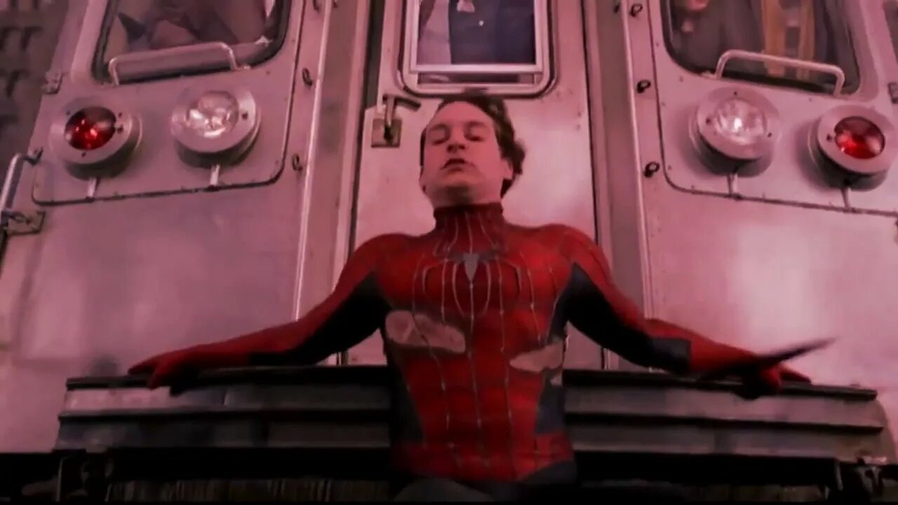 человек паук 2 тоби магуайр поезд. человек-паук тоби магуайр останавливает поезд. Spider man train he couldn t stop. человек-паук тоби магуайр останавливает поезд. тоби магуайр держит поезд.