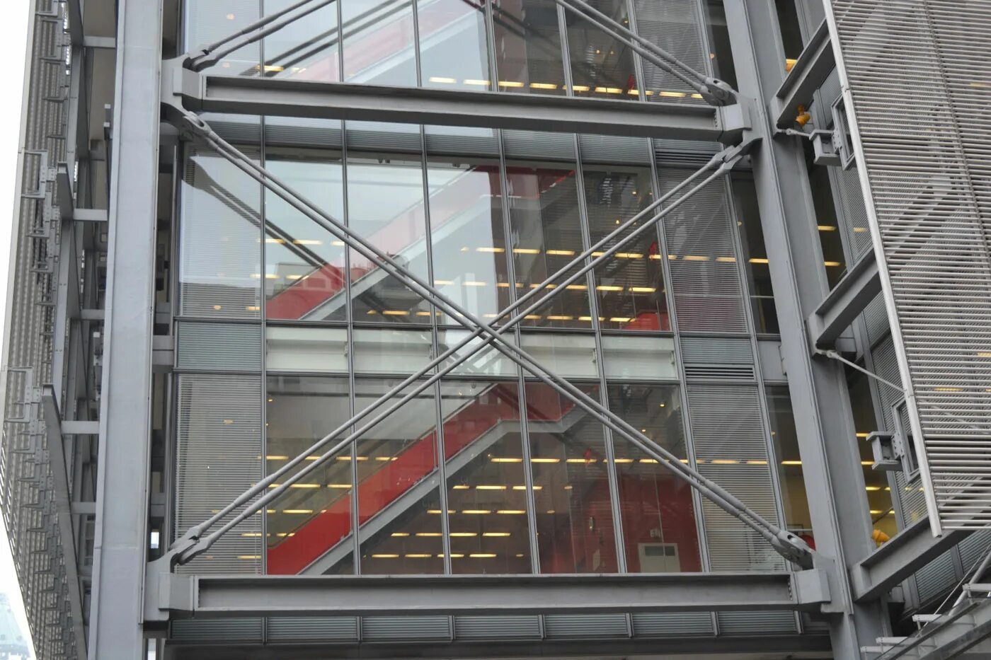 Cross build. Bracing. braced steel column. verandas repair multi-storey building. bracing metallopex.