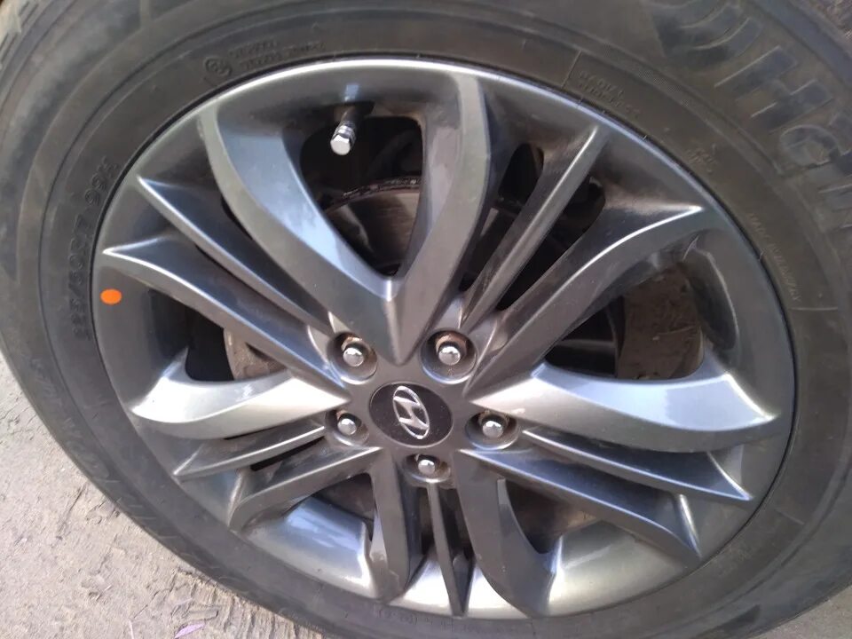 Колеса hyundai ix35. Хендай ix35 на r21. Диски hyundai ix35. Диски на икс 35. Hyundai ix35 r18.