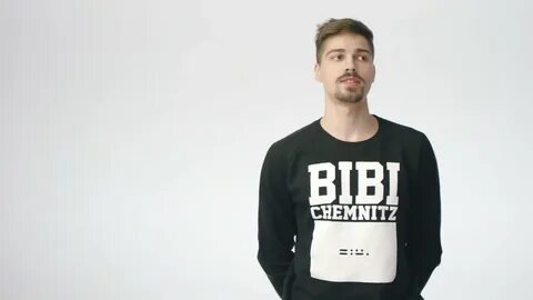 Жена марата из слова