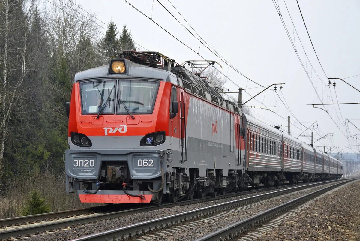 Пассажирский электровоз эп2к. Пассажирский электровоз эп2к. Пассажирский локомотив эп2к. Одиночный пассажирский локомотив. Электровоз локомотив эп2к.