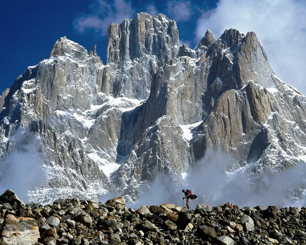 The biggest mountain in the world. Башни Транго Каракорум. Пакистан башни Транго. Горы Каракорум Транго Тауэр. Башни Транго Каракорум Пакистан.
