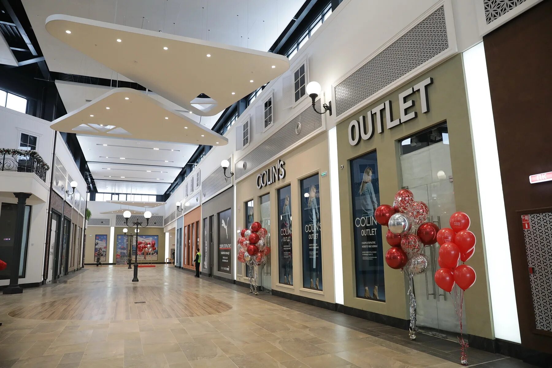 Brands outlet. Brands stories Outlet Екатеринбург. Бренд стори аутлет в Екатеринбурге. Аутлет в Солнечном Екатеринбург. ТЦ бренд стори Екатеринбург.
