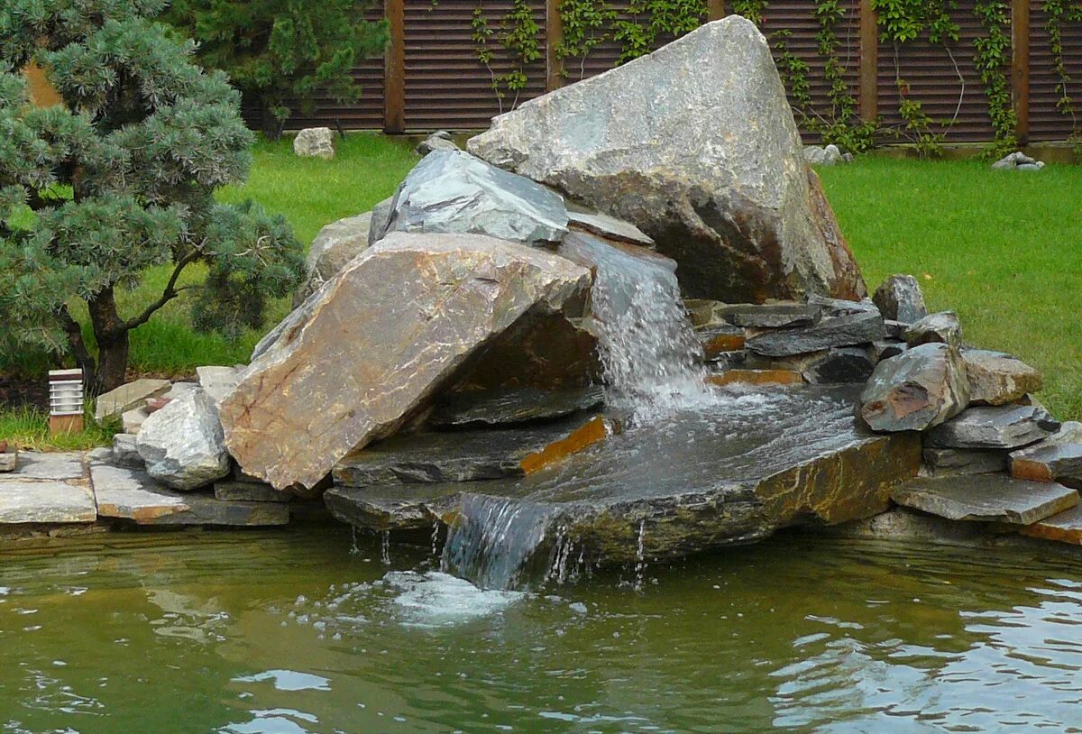 Альпийский водопад. Водопад-фонтан Ручеек садовый. Каскадный ручей. Каскад искусственный водопад. Грот пруд плитняк.