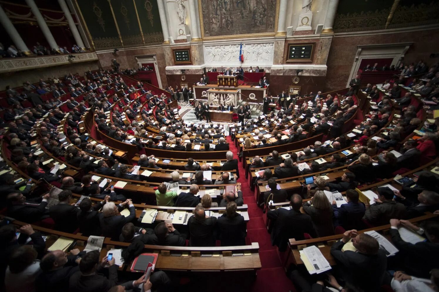 Парламент какой год. Палаты парламента Франции. Палата депутатов Франция. Заседания парламента Франции 1990.