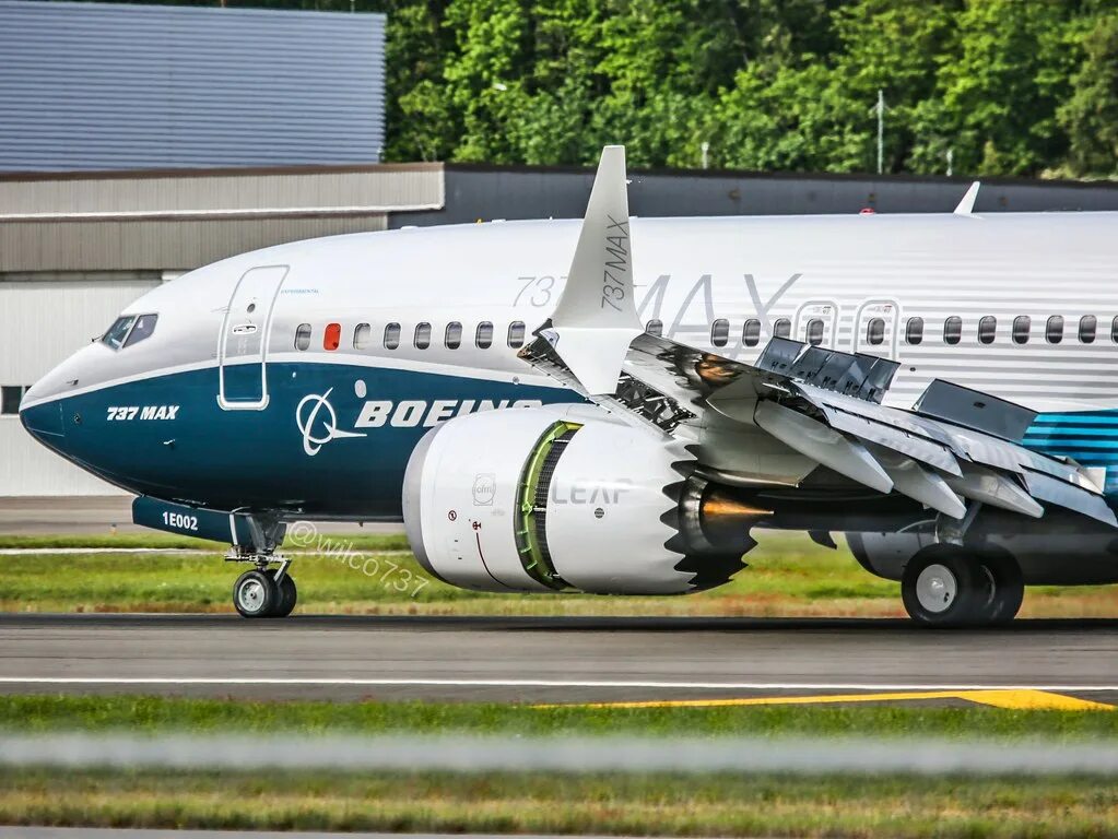 Being 737. 737 max 7. boeing 7j7. реверс самолета.
