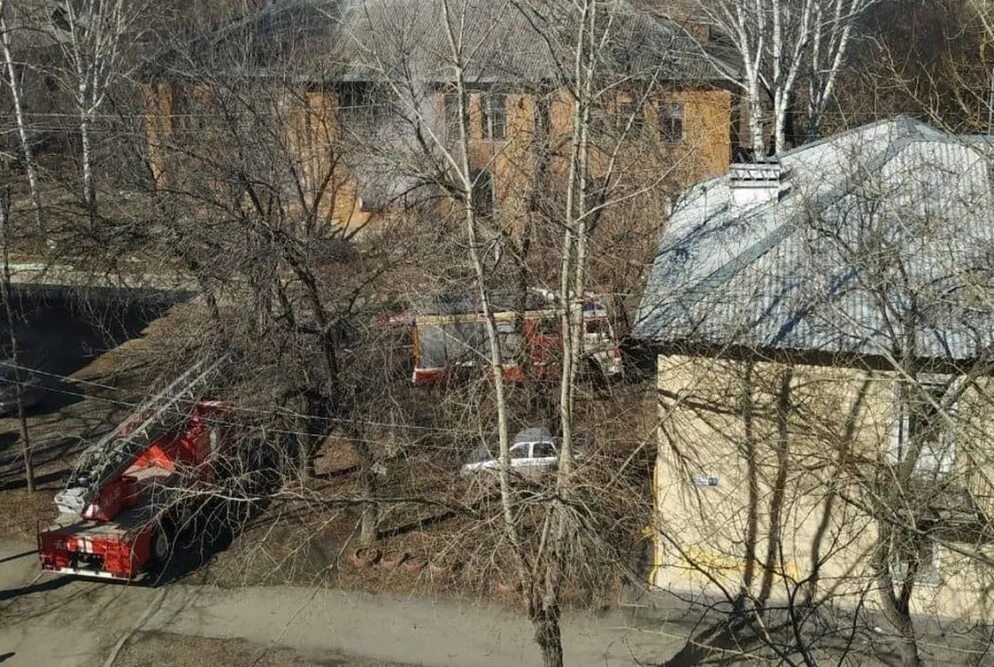 Почему нет света на уралмаше сейчас. Бараки на уралмаше. пожар переходный переулок екатеринбург. уралмаш екатеринбург барак. типичный уралмаш.