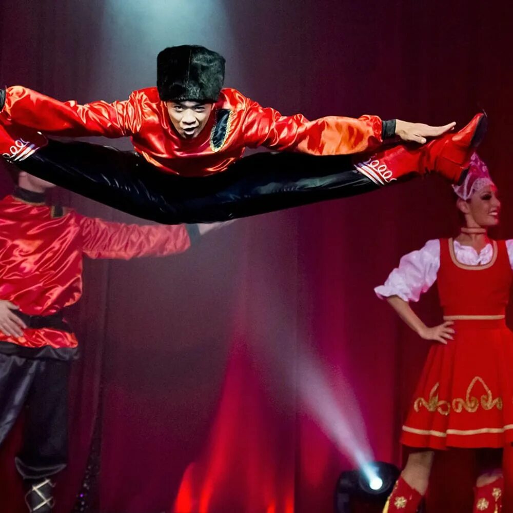 Казачок танец. Русский народный танец Казачок. Украинский Казачок. Русские национальные танцы Казачок.