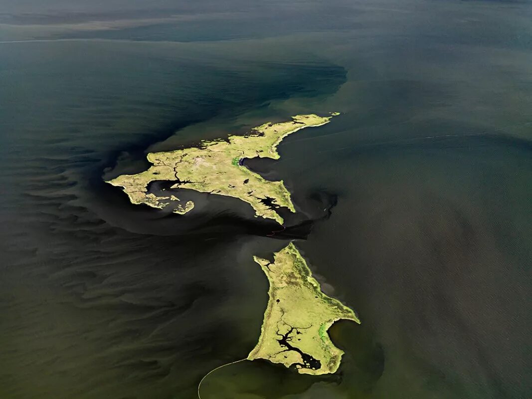 Какие ископаемые в мексиканском заливе. Галф Айленд. Мексиканский залив. Пролив нефти. Острова мексиканского залива.