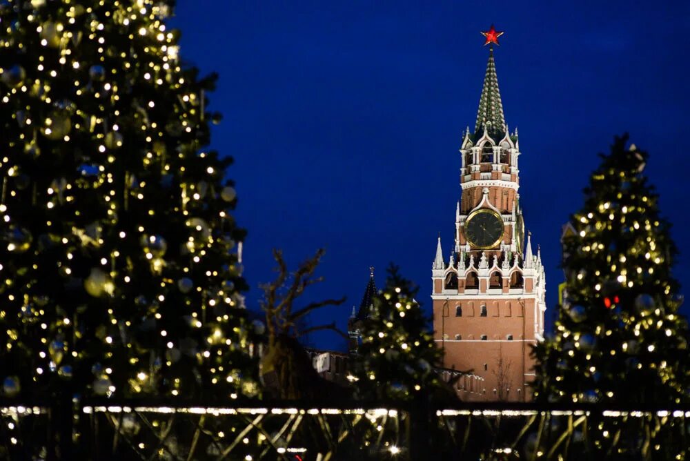 Елка в москве 2022 на красной площади. Москва кремлевская елка 2022. Москва кремлевская елка 2022. Кремль декабрь 2023. Кремль декабрь 2023.