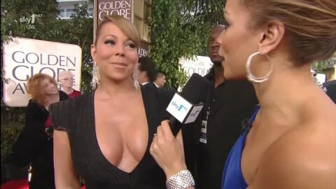 How big are mariah careys boobs