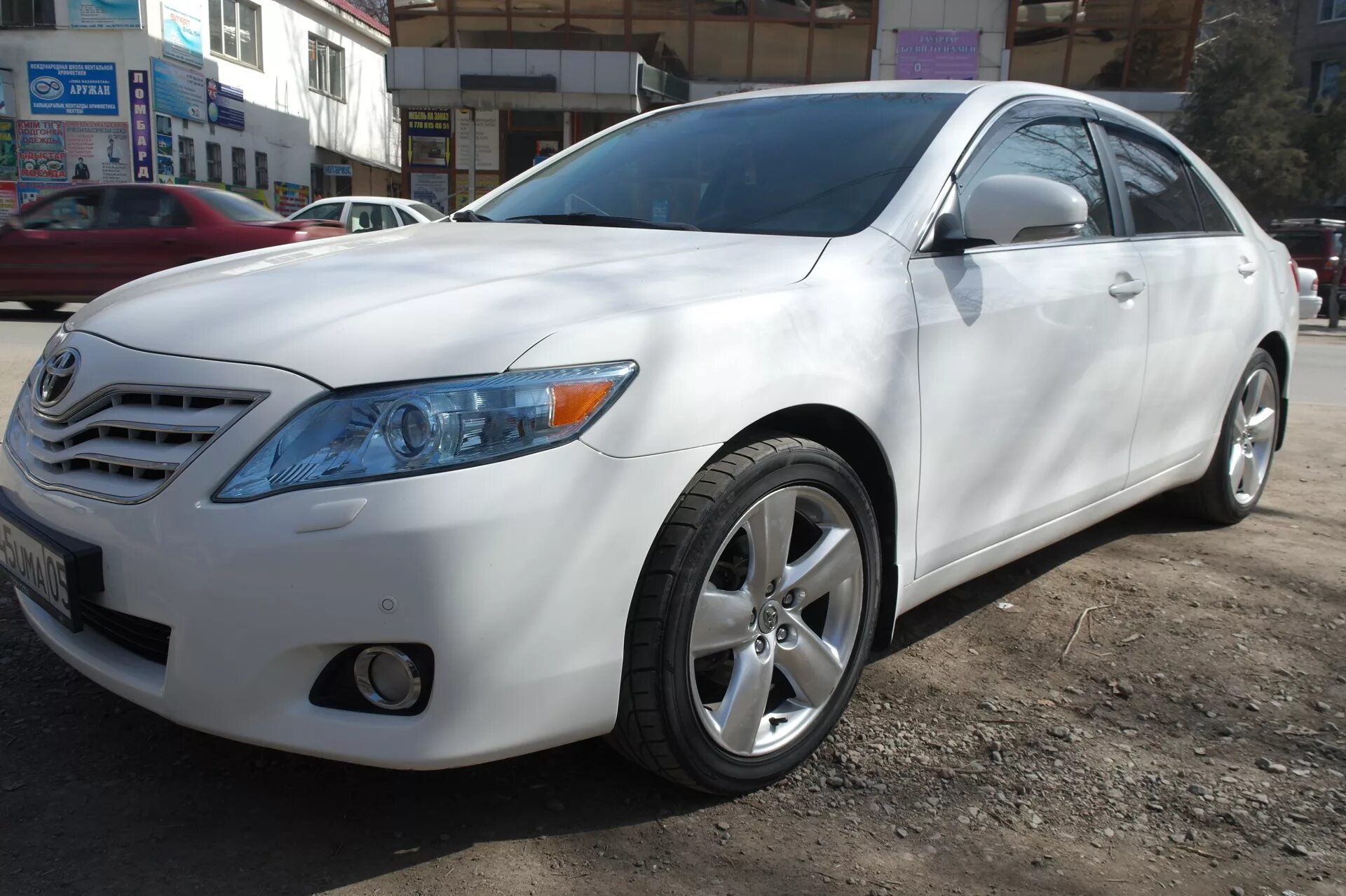 Диски Лексус на Камри 40. Camry 40 диски Lexus. Тойота Камри 2010 диски. Камри 40 колеса Лексус.