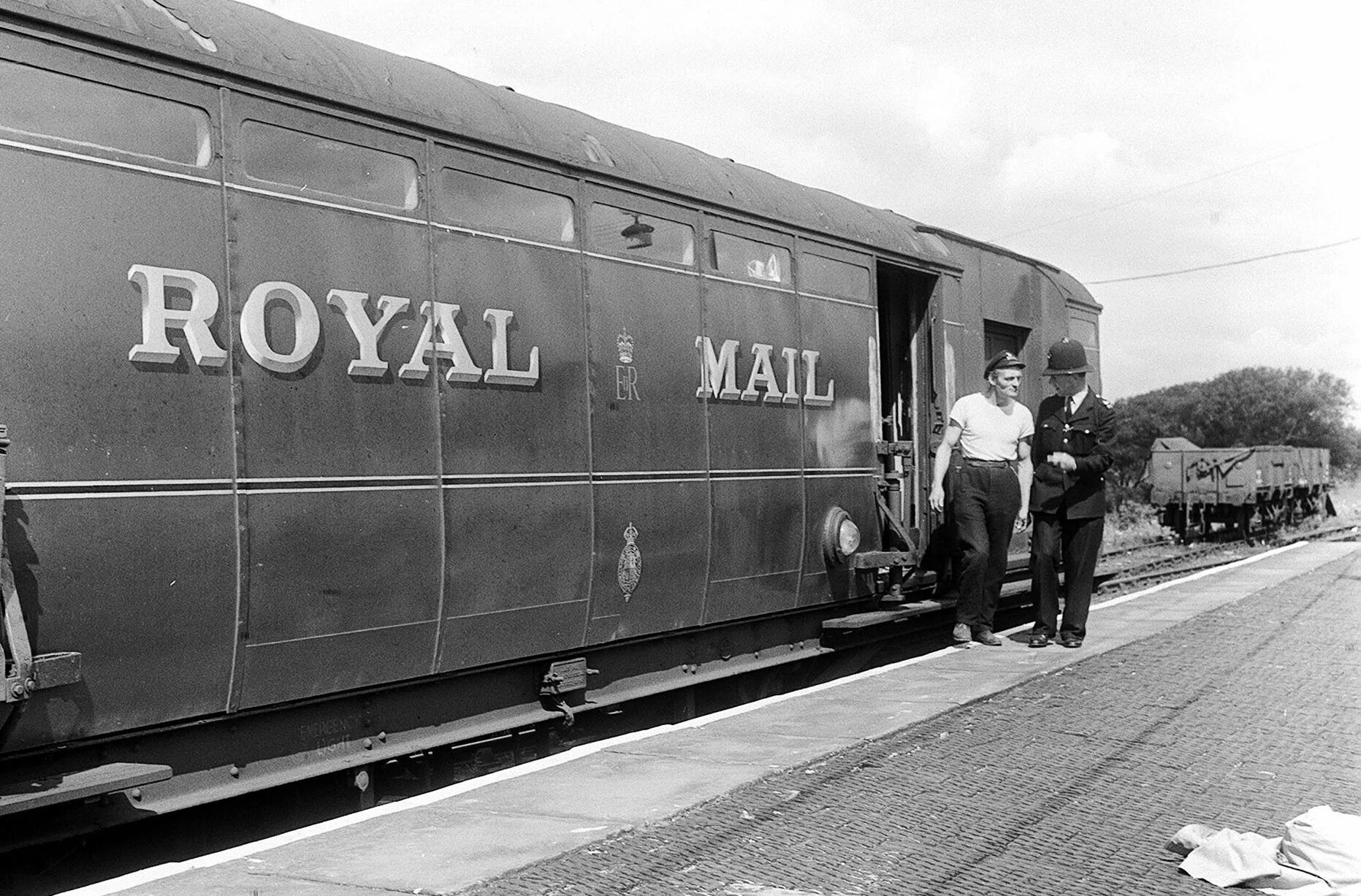 E b r 1963. The great train robbery 1963. ограбление поезда в англии в 1963. ограбление поезда лондон поезд глазго. ограбление почтового поезда.