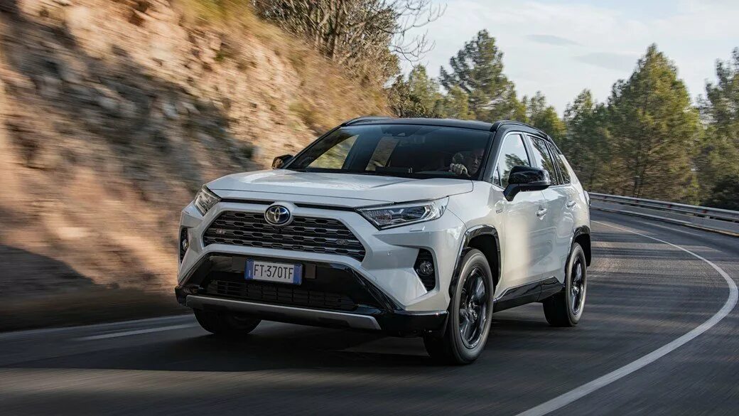 Тойота рав гибрид купить. Toyota rav4 Hybrid. Toyota rav4 2019 Hybrid. Toyota rav4 Hybrid 2020. Тойота рав 4 гибрид 2019.