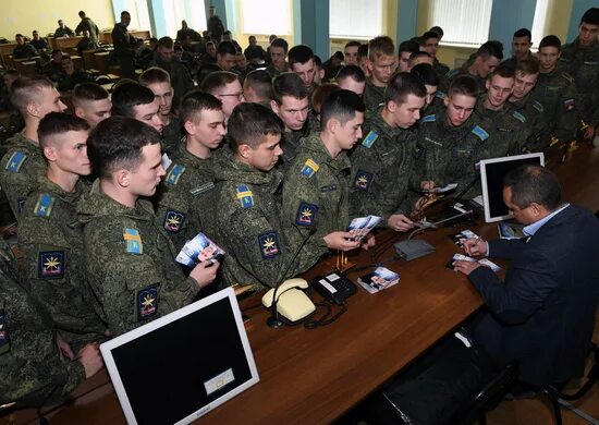 Центр курсант. Курсанты. курсанты ввс. курсант военного училища.