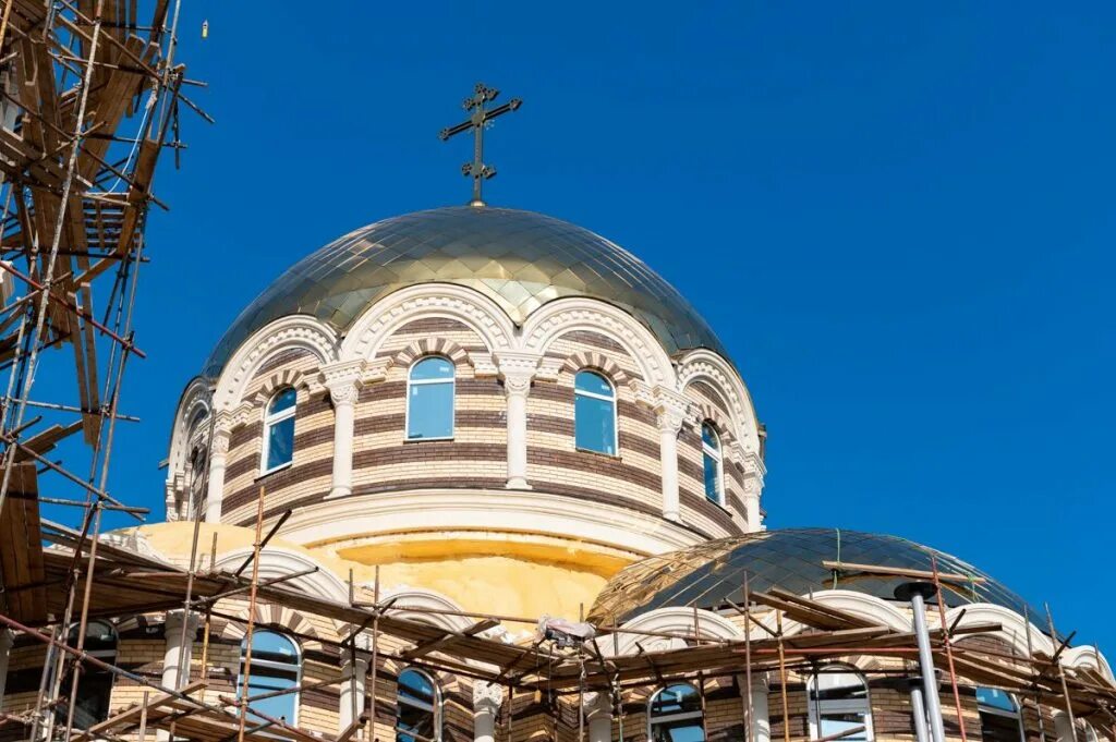 Храм в честь патриарха ермогена гольяново. Храм святителя луки в зюзино. Храм священномученика ермогена патриарха московского и всея руси. Храм ермогена москва. Церковь священномученика ермогена гольяново.