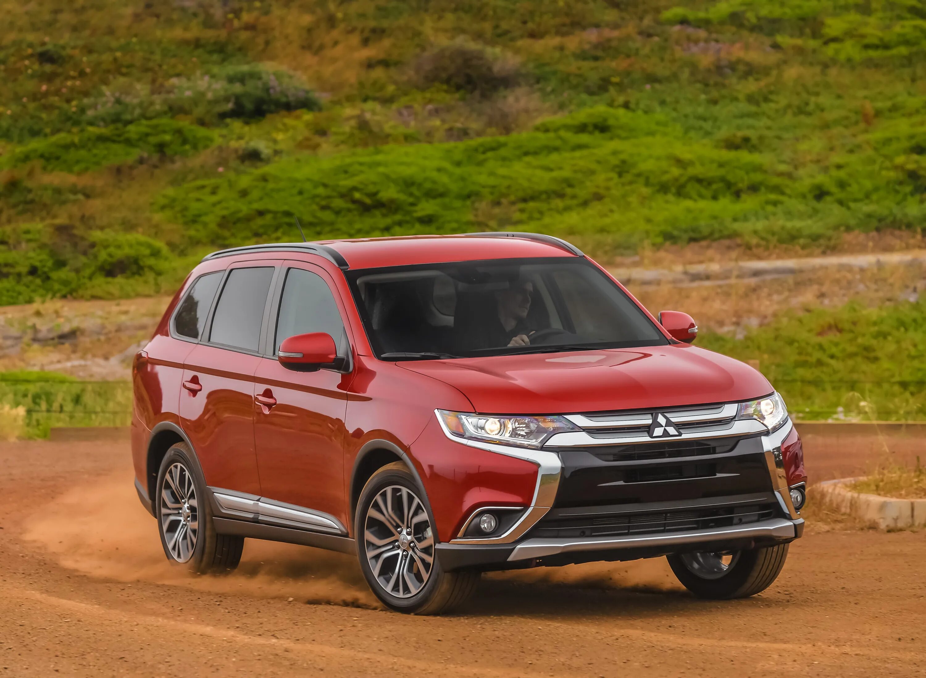 Mitsubishi Outlander 2016. Митсубиси Аутлендер 2016. Митсубиши Аутлендер 2016. Mitsubishi Аутлендер 2016. Мицубиси аутлендер 2016 год