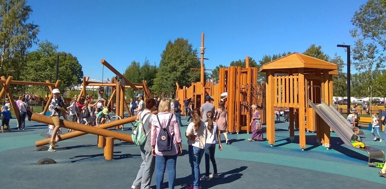 Остров мечты площадки на улице. Площадка остров. Остров фортов в кронштадте детская площадка. Кронштадт санкт-петербург парк остров фортов. Верёвочный парк кронштадт парк фортов.