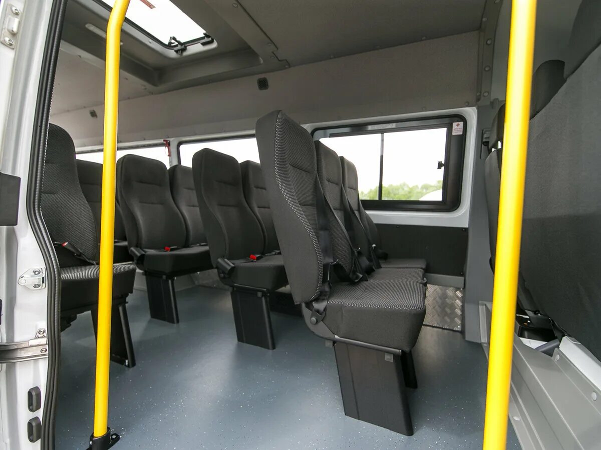 Спринтер классик салон. Мерседес спринтер классик пассажирский. Салон mercedes sprinter 313. Мерседес бенц спринтер классик салон. Мерседес классик салон.