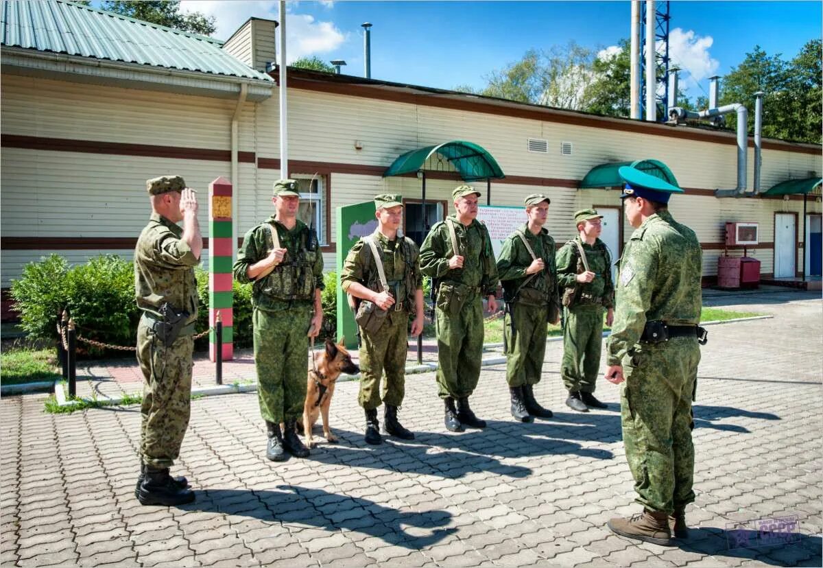 Пограничник на заставе РФ. Застава погран службы. Пограничный наряд. Пограничное управление по краснодарскому краю