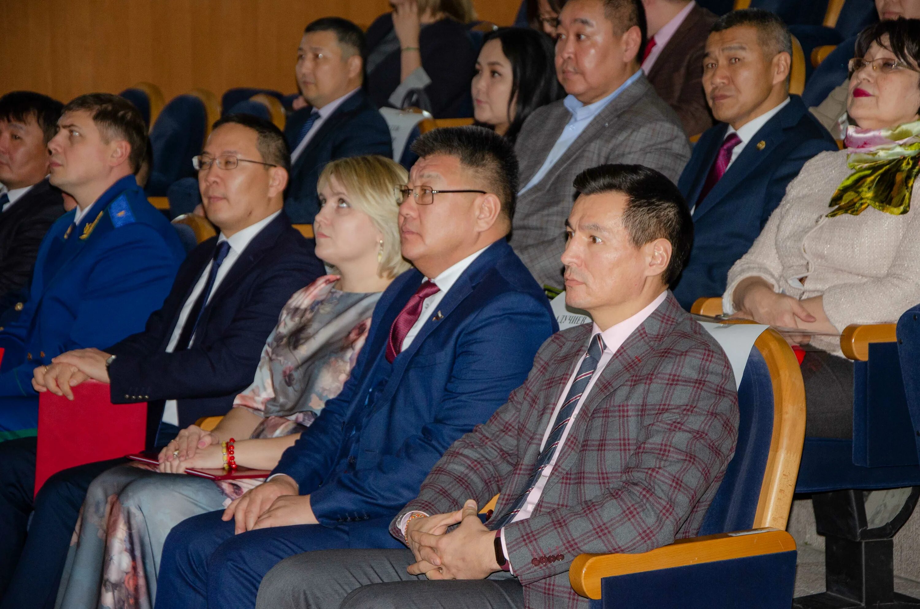 Мучаев судья калмыкия. Судьи калмыкии. Арбитражный суд республики калмыкия. Верховный суд республики калмыкия. Верховный суд элиста.